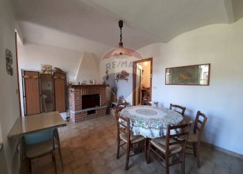 Sala da pranzo - Casa semi indipendente Borgata Favella
 
24, Rubiana - foto 7