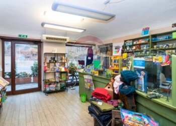 Dispensa di stoccaggio - Shop strada giaveno
 
31, Trana - photo 17