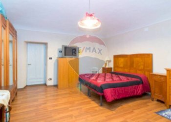 Camera / camera da letto - Quadrilocale via ratti
 
6, Trana - foto 16