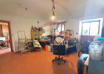 Camera / camera da letto - Quadrilocale via ratti
 
6, Trana - foto 24