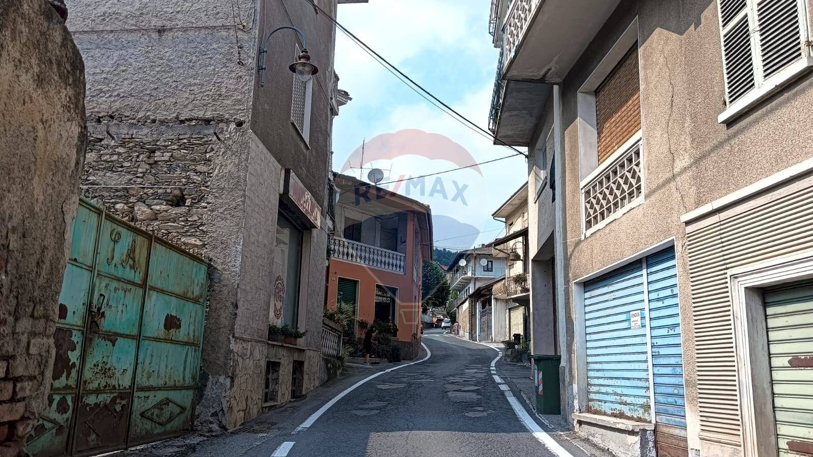 Edificio all\'aperto - Negozio roma
 
12, Rubiana - foto 2