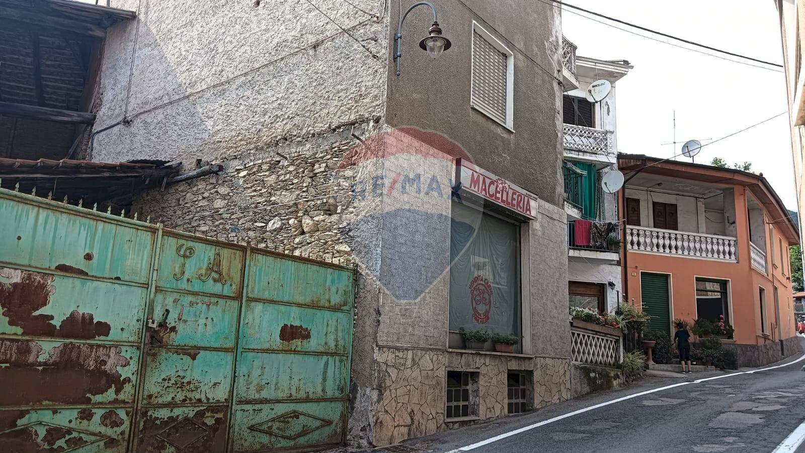 Edificio all\'aperto - Negozio roma
 
12, Rubiana - foto 3