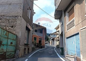 Edificio all\'aperto - Negozio roma
 
12, Rubiana - foto 2