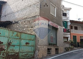 Edificio all\'aperto - Negozio roma
 
12, Rubiana - foto 3