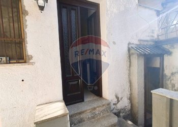 Edificio all\'aperto - Casa semi indipendente via vallone
 
17, Mattie - foto 2