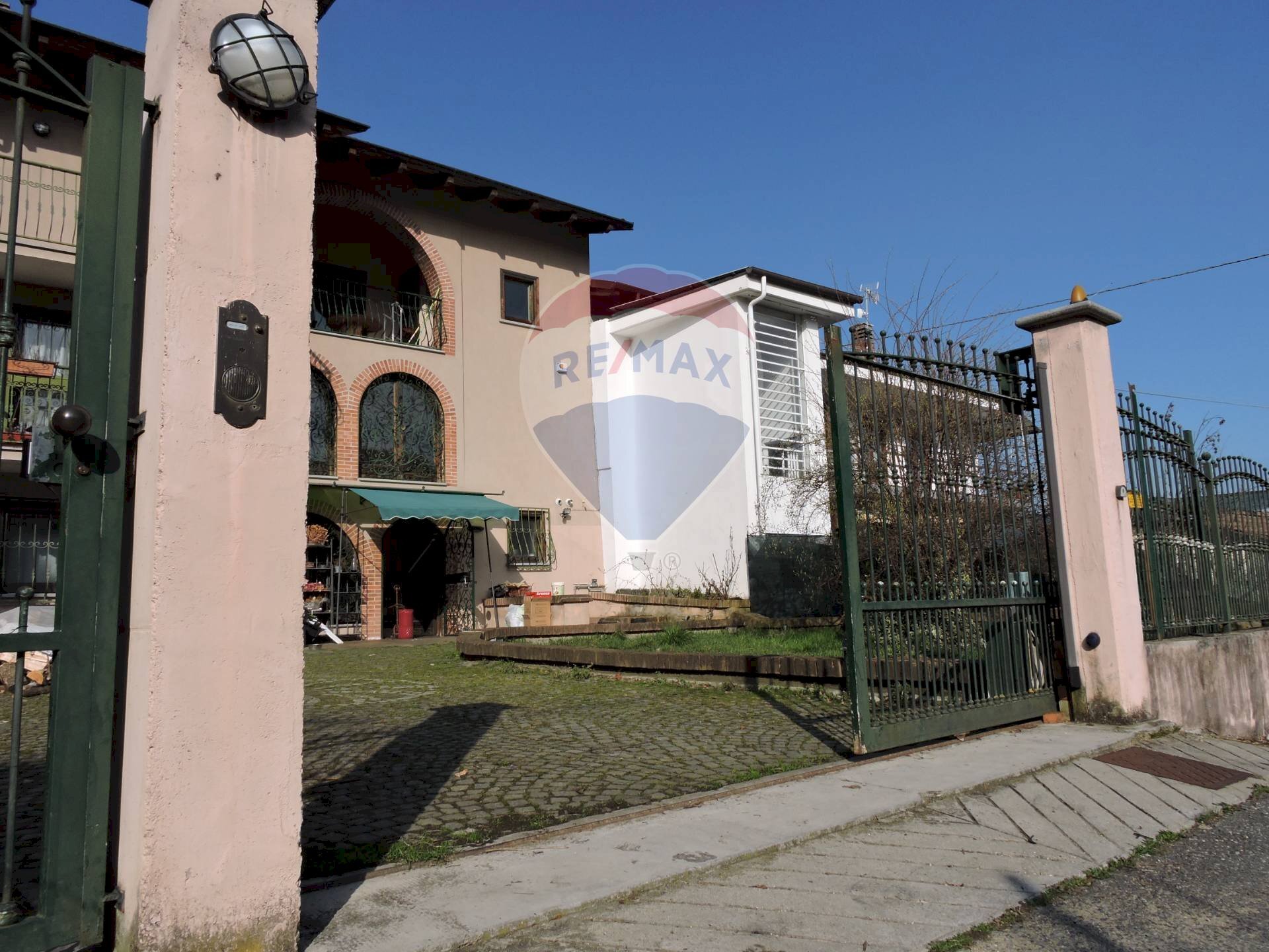 Edificio all\'aperto - Casa semi indipendente Borgata Peata
 
3, Giaveno - foto 3