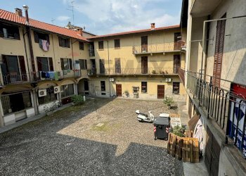 vista della corte interna - Casa indipendente Piazza Martiri della Libertà
 
22, Galliate - foto 5