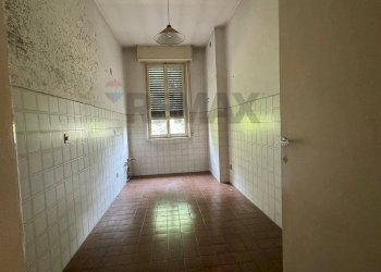 locale cucina attuale - Casa indipendente Piazza Martiri della Libertà
 
22, Galliate - foto 6