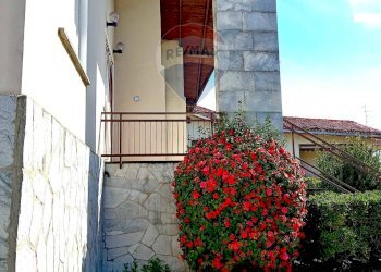 Giardino - Villa Via Natale Macchi
 
18, Galliate - foto 2