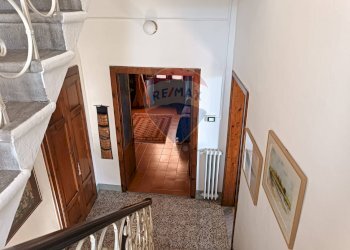 Hall / corridoio - Casa indipendente Barga - foto 8