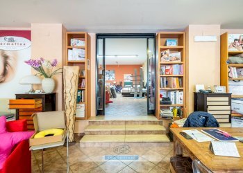 Foto 20 - Locale Commerciale Via Vincenzo Barbera
 
21, Palermo - foto 20