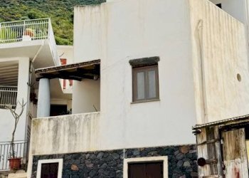 Foto 2 - Casa indipendente Via Rombo
 
1, Leni - foto 2