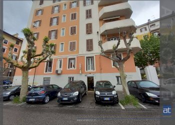 Foto 1 - Commercial Activity Via Lorenzo Lorenzetti
 
32/b, Trieste - photo 1