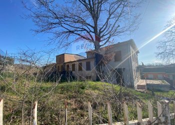 Edificio all\'aperto - Appartamento Via Monte Della Guardia
 
2, Varano de' Melegari - foto 13