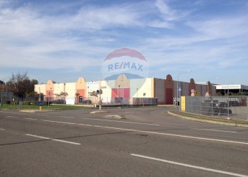 Edificio all\'aperto - Locale Commerciale Fontevivo - foto 3