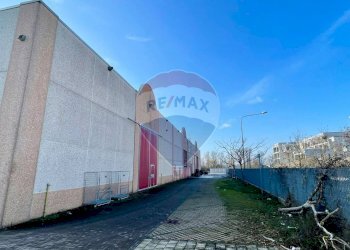 Edificio all\'aperto - Locale Commerciale Fontevivo - foto 4