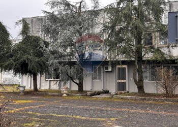 Edificio all\'aperto - Capannone pinzone
7, Poggio Rusco - foto 6