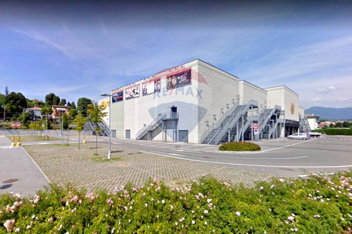 Edificio all\'aperto - Locale Commerciale Via G. Leopardi
 
1, Montano Lucino - foto 2