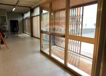 Ricezione / Lobby - Commercial Activity via risorgimento
14, Lurago Marinone - photo 11