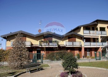 Casa all\'aperto - Trilocale via canaletto, Tradate - foto 1