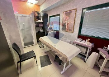 Sala da pranzo - Locale Commerciale Via Varesina
126a, Villa Guardia - foto 10