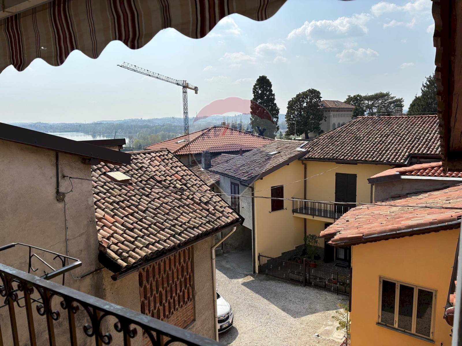 Edificio all\'aperto - Quadrilocale Piazza Cavour
 
5, Eupilio - foto 1