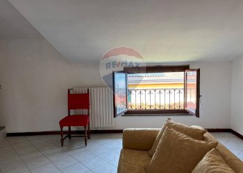 Soggiorno - Quadrilocale Piazza Cavour
 
5, Eupilio - foto 6