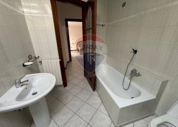 Bagno - Quadrilocale Piazza Cavour
 
5, Eupilio - foto 25
