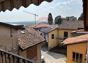 Edificio all\'aperto - Quadrilocale Piazza Cavour
 
5, Eupilio - foto 1