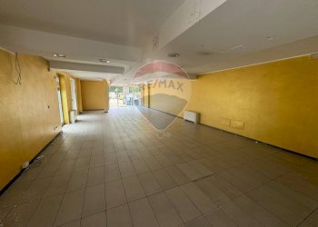 Stanza vuota - Negozio Via Lungolago di Calcinate
 
88, Varese - foto 2