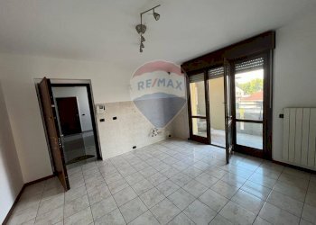 Stanza vuota - Bilocale VIA SAN CANDIDO
 
10, Busto Arsizio - foto 5