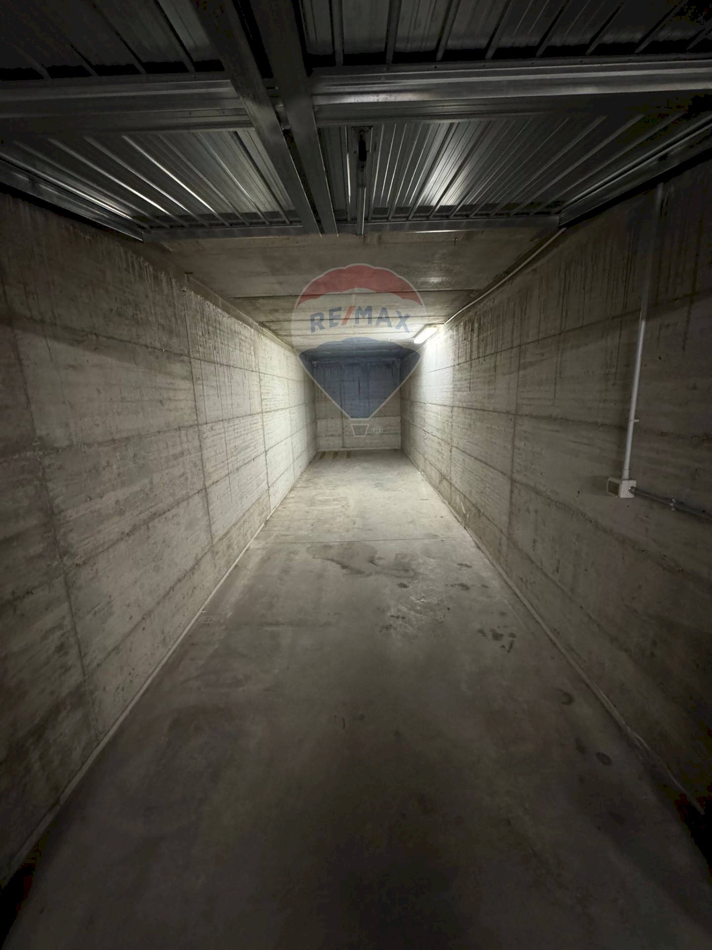 Parcheggio - Box Lungolago di Calcinate
88, Varese - foto 2