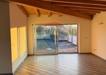 Stanza vuota - Loft Lungolago di Calcinate
 
88, Varese - foto 8