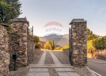 Edificio all\'aperto - Villa Orta San Giulio - foto 2