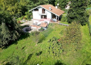 Casa all\'aperto - Villa via Cordona
 
12, Agrate Conturbia - foto 1