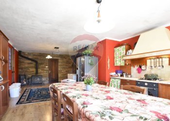 Sala da pranzo - Villa via Cordona
 
12, Agrate Conturbia - foto 6