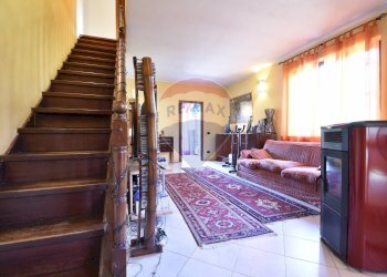 Scale - Villa via Cordona
 
12, Agrate Conturbia - foto 17