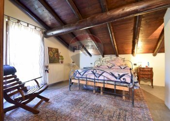 Camera / camera da letto - Villa via Cordona
 
12, Agrate Conturbia - foto 18