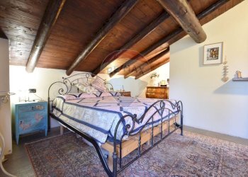 Camera / camera da letto - Villa via Cordona
 
12, Agrate Conturbia - foto 19