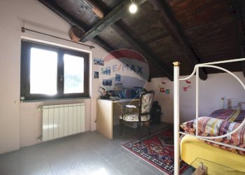 Camera / camera da letto - Villa via Cordona
 
12, Agrate Conturbia - foto 23