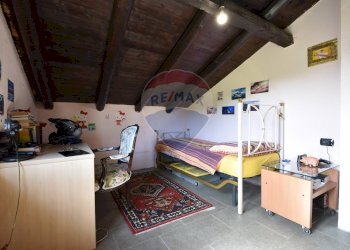 Camera / camera da letto - Villa via Cordona
 
12, Agrate Conturbia - foto 24