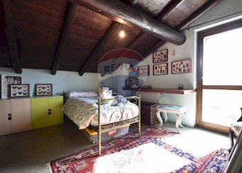 Camera / camera da letto - Villa via Cordona
 
12, Agrate Conturbia - foto 25