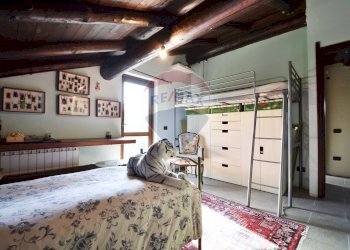 Camera / camera da letto - Villa via Cordona
 
12, Agrate Conturbia - foto 26