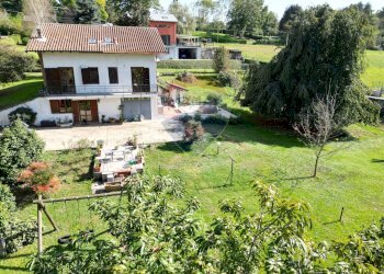 Casa all\'aperto - Villa via Cordona
 
12, Agrate Conturbia - foto 27