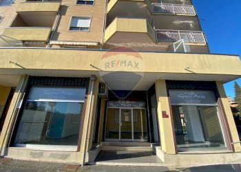 Edificio all\'aperto - Negozio VIA GALILEO GALILEI
 
4, Somma Lombardo - foto 2