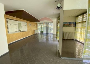 Ricezione / Lobby - Negozio VIA GALILEO GALILEI
 
4, Somma Lombardo - foto 4