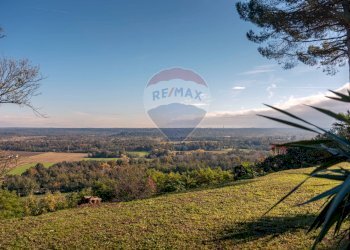 Vista delle montagne - Villa Via al Castello
 
1, Marano Ticino - foto 20