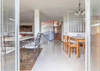 Sala da pranzo - Villa via Sempione
 
155, Meina - foto 28