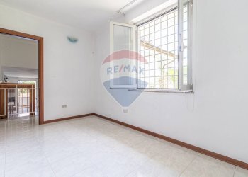 Stanza vuota - Villa via Sempione
 
155, Meina - foto 31
