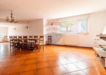 Sala da pranzo - Villa via Sempione
 
155, Meina - foto 43